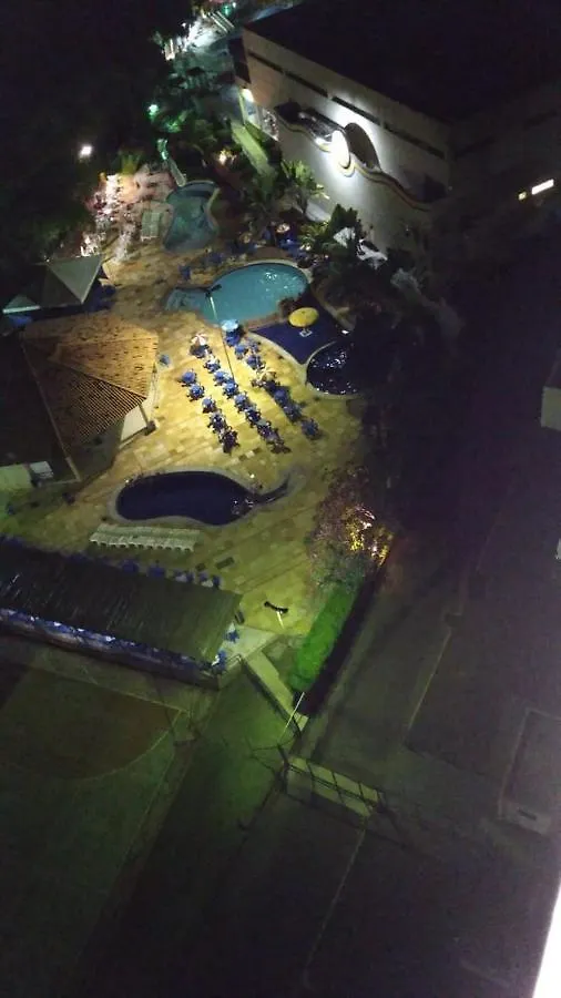 Hotel Golden Dolphin Resort - Flat No Decimo Andar Quarto Com Varanda Caldas Novas